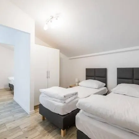 Kasztanowa アパート